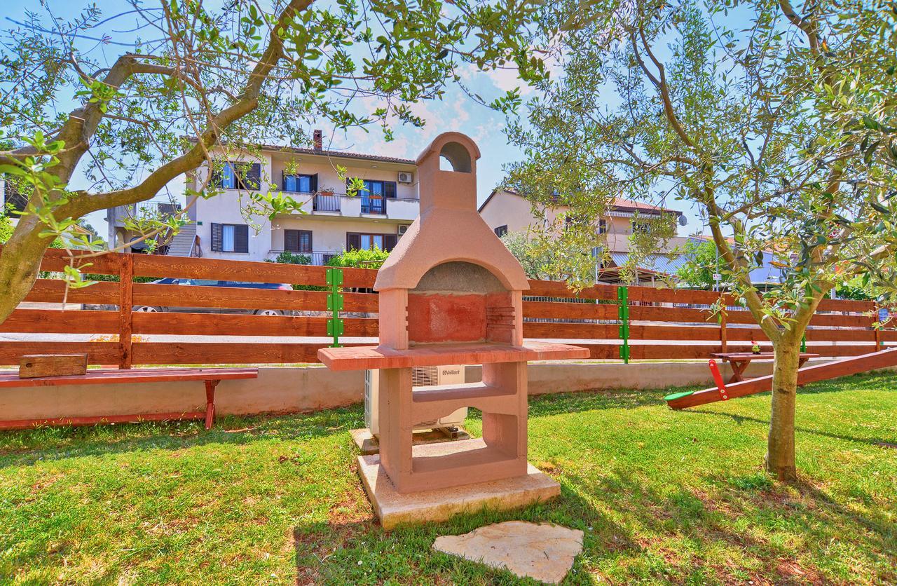 Apartments Chiara 877 Pola Esterno foto